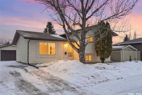 226 Stillwater Dr, Saskatoon, SK, S7J4K3 | Card Image