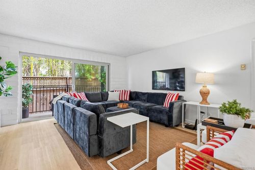 933 D Ave, Coronado, CA, 92118-2543 | Card Image