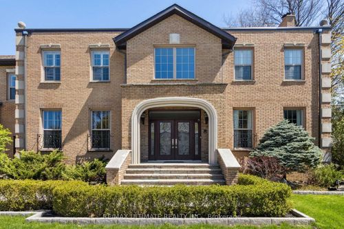 1 Versailles Crt, North York, ON, M3B2A8 | Card Image
