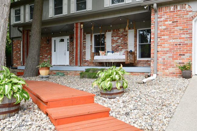 Fuss free landscaping leading to front porc | Image 4