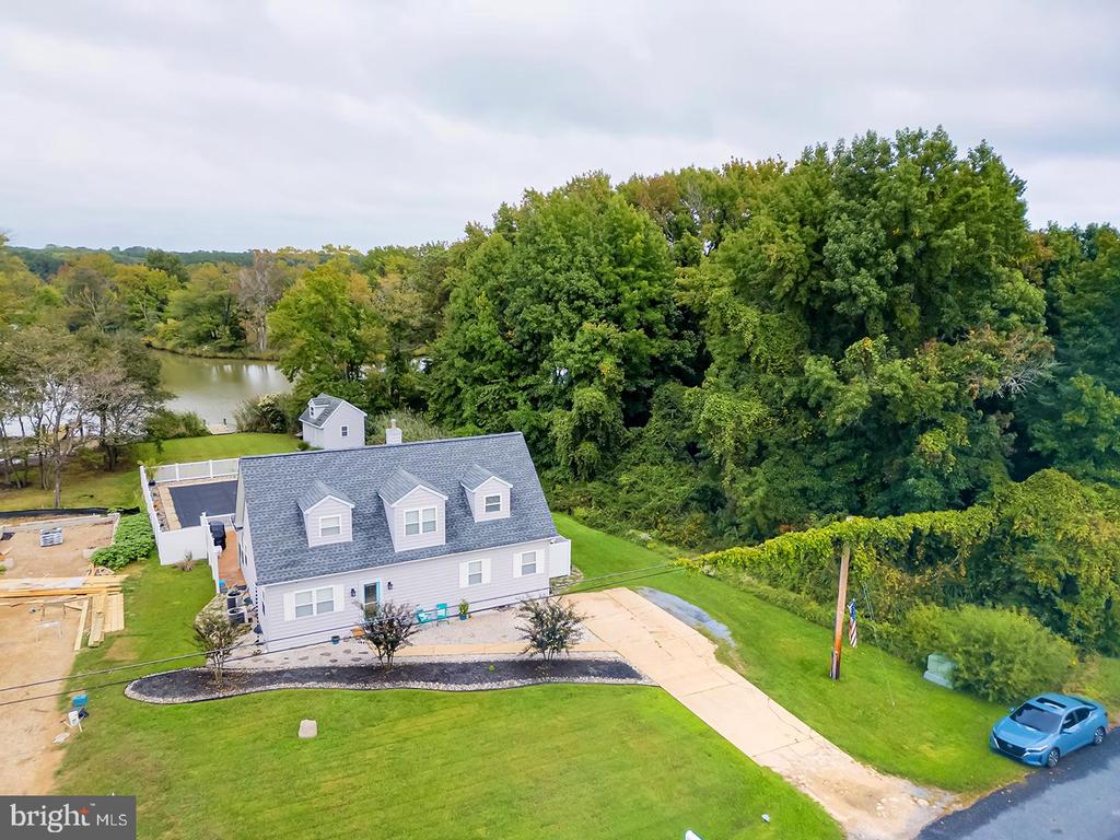 Lake Dr, Stevensville, MD 21666