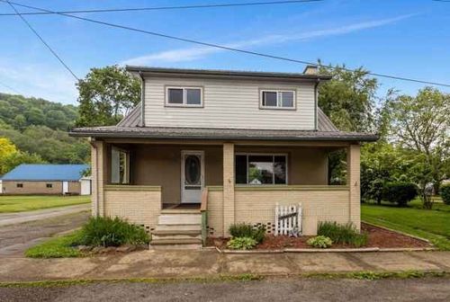 407 4th St, Darlington, PA, 16115-2811 | Card Image