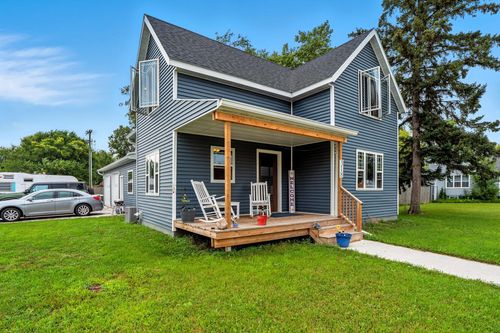 318 Champagne Ave Sw, Red Lake Falls, MN, 56750-4501 | Card Image
