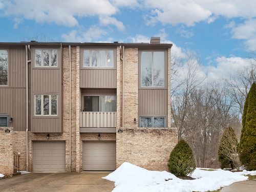 324 Central Dr, Cranberry Twp, PA, 16066-4409 | Card Image