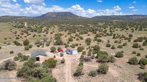37500 W Bullet Rd, Seligman, AZ, 86337 | Card Image