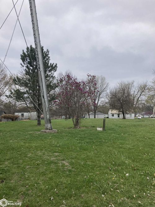 SE Corner W Davis Street, Davis City, IA, 50065 | Card Image