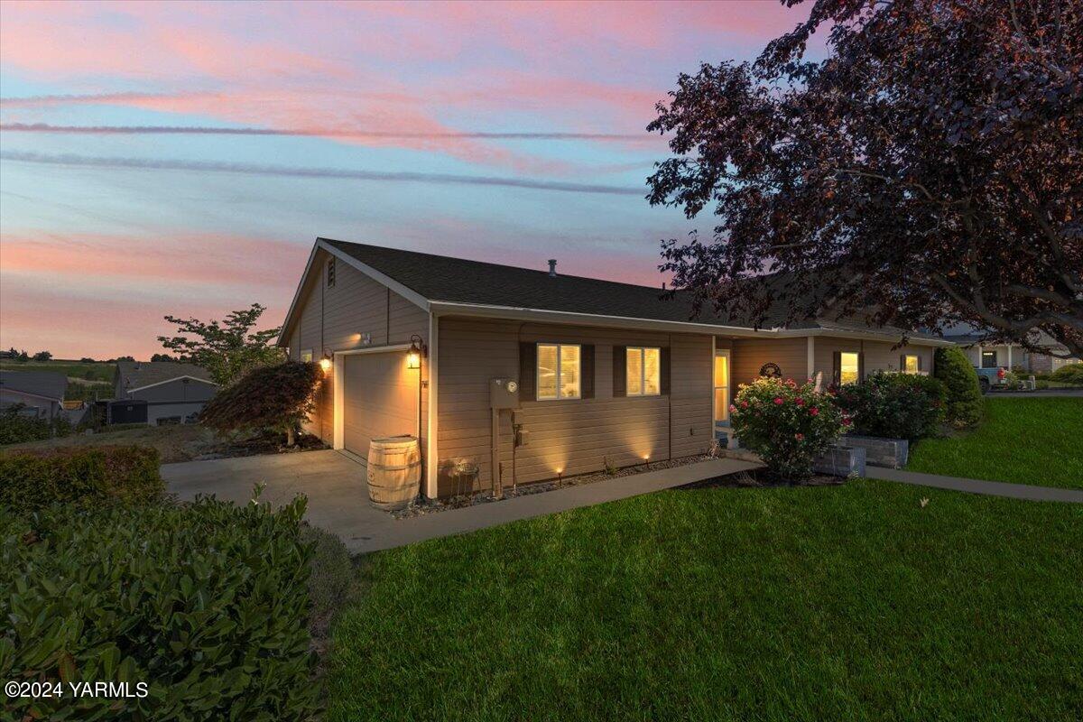 Alexandria Ct, Yakima, WA 98908