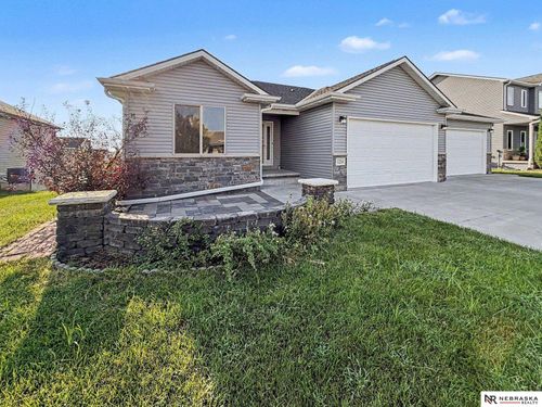 1224 N 100th St, Lincoln, NE, 68527-3715 | Card Image