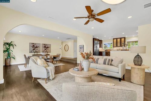 2330 Gill Port Ln, Walnut Creek, CA, 94598-1108 | Card Image