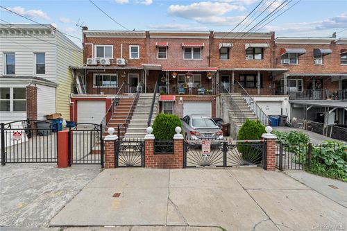 846 E 223rd Street, New York, NY, 10466 | Card Image
