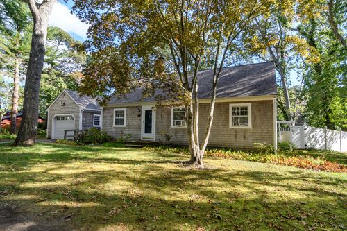 11 Burtonwood Ave, Bourne, MA, 02532-3708 | Card Image