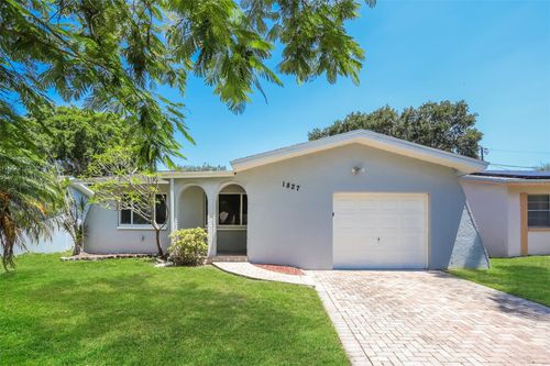 1827 Massachusetts Ave Ne, ST PETERSBURG, FL, 33703-4318 | Card Image