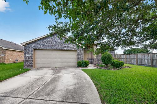 631 Honeysuckle Vine Dr, Rosenberg, TX, 77469-4831 | Card Image