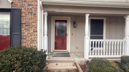 73 Winchester Dr, Euless, TX, 76039-4213 | Card Image