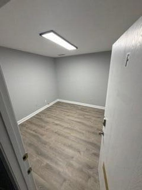 204-f-169 E Reynolds Rd, Lexington, KY, 40517-1270 | Card Image