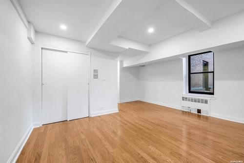 apt-b32-13915 83rd Ave, Jamaica, NY, 11435-1528 | Card Image