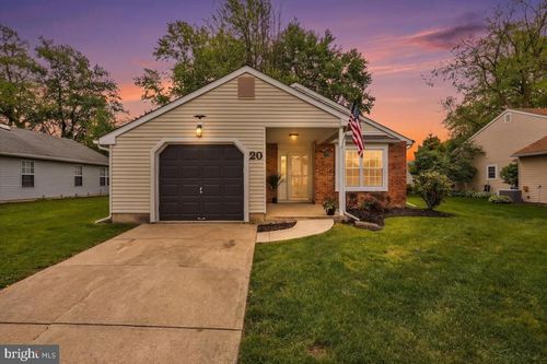 20 Lakebridge Dr, WOODBURY, NJ, 08096-6717 | Card Image