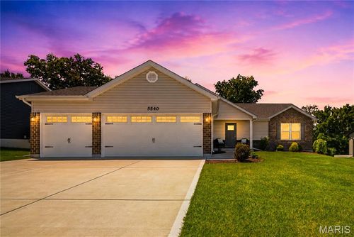 5540 Autumn Trace Pkwy, Wentzville, MO, 63385-3919 | Card Image