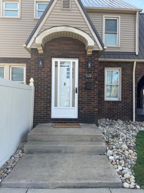 500 Gilbert Ave, Follansbee, WV, 26037-1208 | Card Image