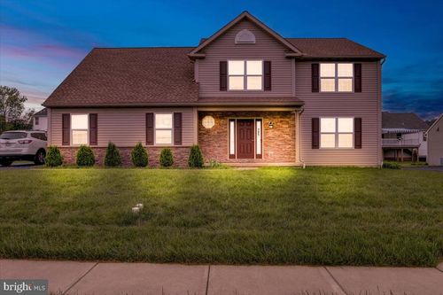 105 Sianna Cir, Wernersville, PA, 19565-2304 | Card Image