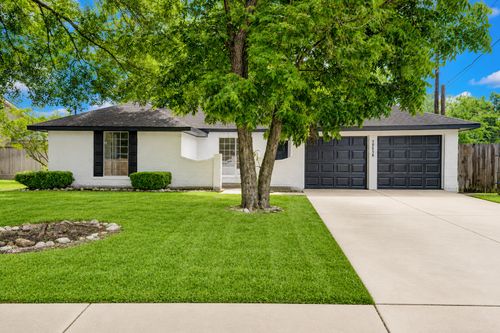 10618 Braewick Drive, Houston, TX, 77096 | Card Image
