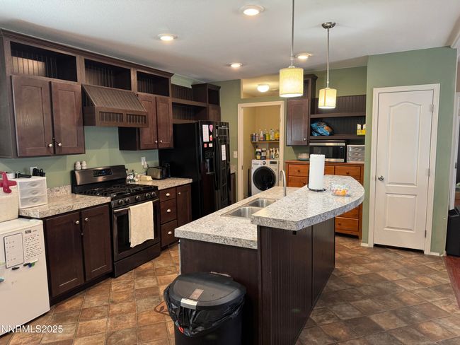 445 Mira St, House other with 3 bedrooms, 2 bathrooms and 4 parking in Reno NV | Image 4