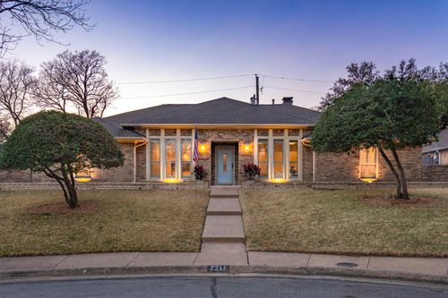 7211 Pleasant View Dr, Dallas, TX, 75231-4831 | Card Image