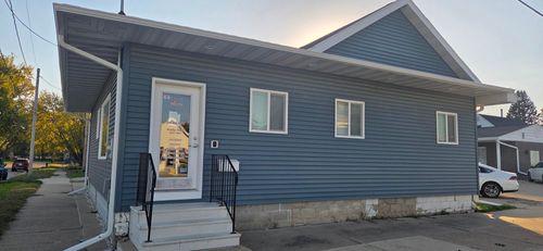 2201 Falls Avenue, Waterloo, IA, 50701 | Card Image