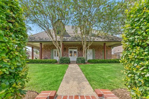 6342 Riverbend Lakes Dr, Baton Rouge, LA, 70820-5090 | Card Image