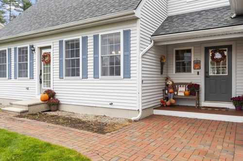 3 Independence Dr, Merrimack, NH, 03054-6221 | Card Image