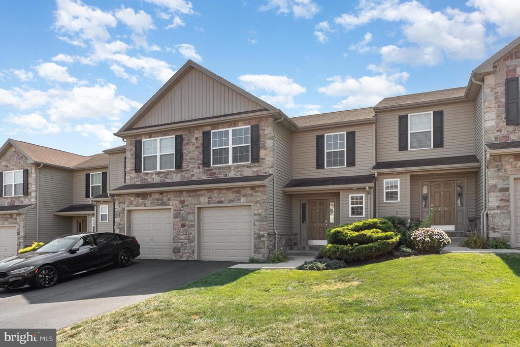 Haralson Dr, Mechanicsburg, PA 17055