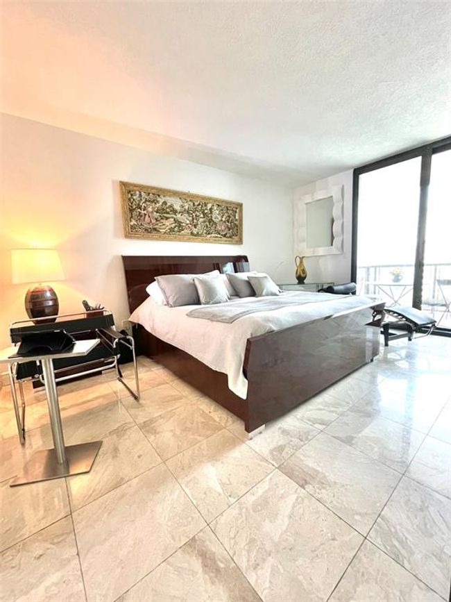 Master Bedroom | Image 14