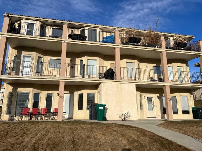 220 Canyon Boulevard W, Home with 2 bedrooms, 2 bathrooms and 2 parking in Lethbridge AB | Image 1