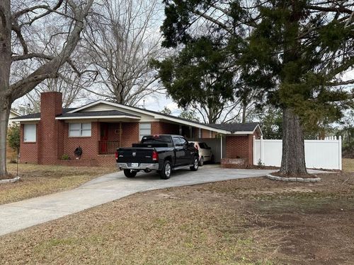 804 Betty St, Sandersville, GA, 31082-7205 | Card Image