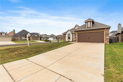 10600 Jordan Court, Home with 4 bedrooms, 2 bathrooms and 2 parking in Waco TX | Image 2