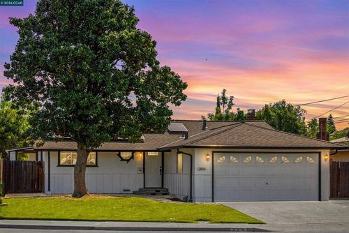 384 Elsinore Dr, Vacaville, CA, 95687-5508 | Card Image