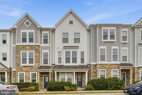 42396 Benfold Sq, BRAMBLETON, VA, 20148-7603 | Card Image