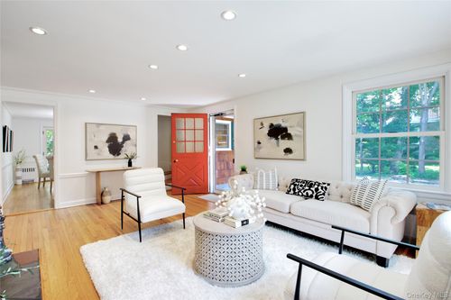 153 Park Ave, Manhasset, NY, 11030-2445 | Card Image