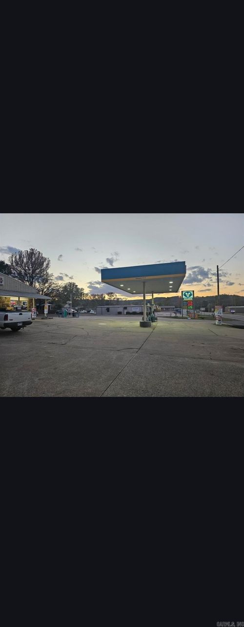 2901 W Commercial St, Ozark, AR, 72949-3502 | Card Image