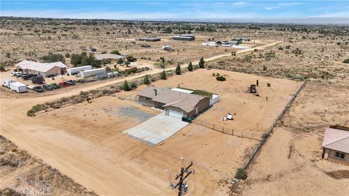 5824 White Fox Trl, Phelan, CA, 92371-4520 | Card Image