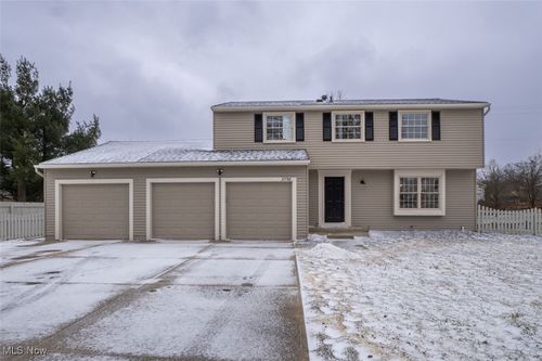 2798 E Celeste View Dr, Stow, OH, 44224-1623 | Card Image