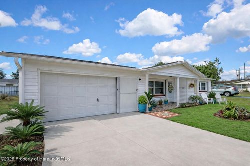 6 James Ct, Beverly Hills, FL, 34465-3748 | Card Image