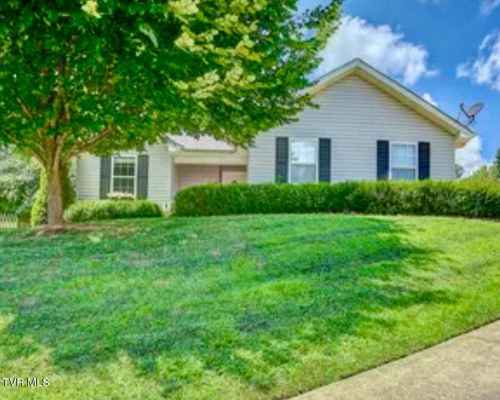 616 Glen Oaks Pl, Johnson City, TN, 37615-3969 | Card Image