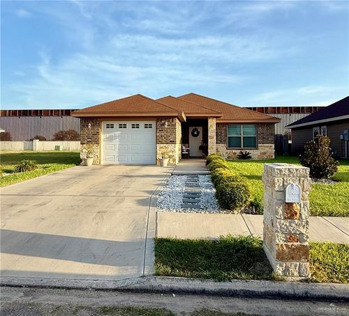 211 Paradise St, Rio Grande City, TX, 78582-6965 | Card Image