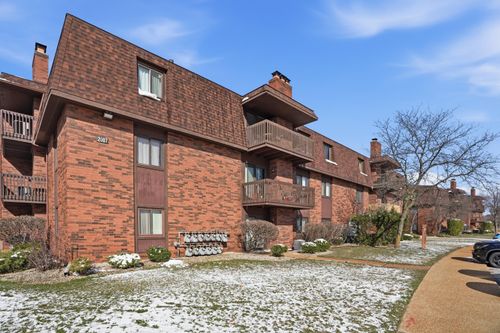apt-307-2007 45th St, Highland, IN, 46322-3706 | Card Image