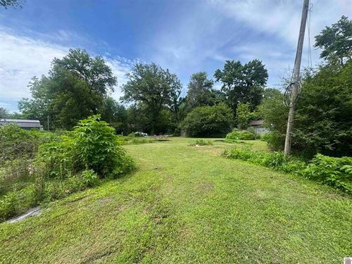 414 State Route 1748 E, Mayfield, KY, 42066-8204 | Card Image
