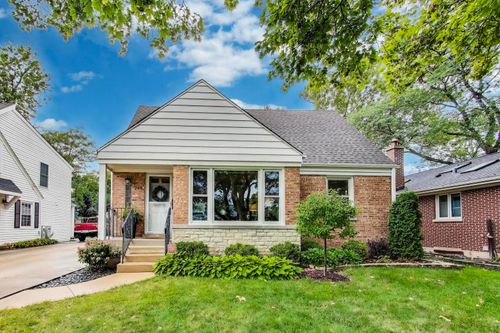240 Parkview Rd, Glenview, IL, 60025-4934 | Card Image