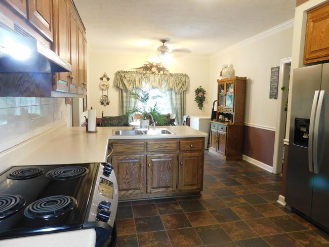 1129 Adam Dr, House other with 3 bedrooms, 3 bathrooms and 6 parking in Cottontown TN | Image 28