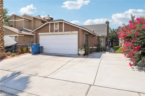 4621 Bristol Manor Dr, Las Vegas, NV, 89108-2924 | Card Image