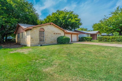 6912 Alma St, Forest Hill, TX, 76140-1308 | Card Image